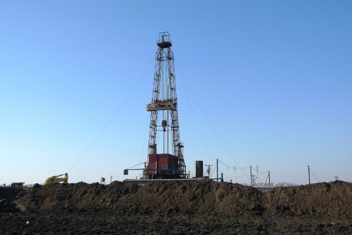 EU is interested an oil rig in central Ukraine e1396564935740