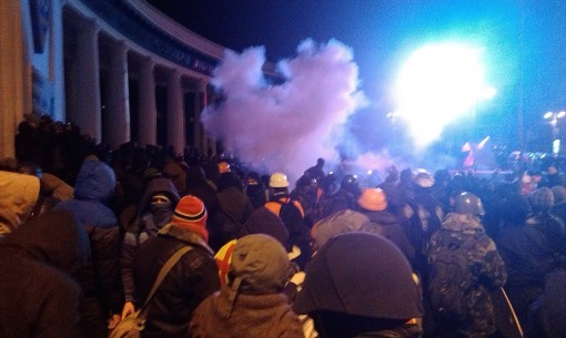 Right wing activists and football fanatics attacking on 19 January 2014 e1396565439236