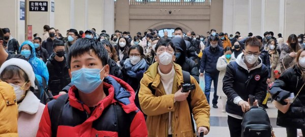 Wuhan outbreak crowd image 2000x900